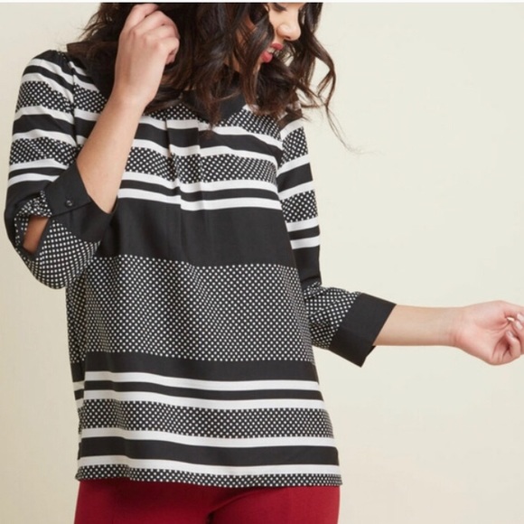 NWOT Modcloth Peter Pan Collar black and white Patterned Blouse size small - Picture 2 of 13